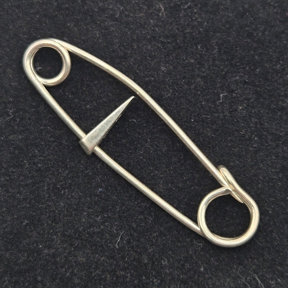 #26 Hermes Sterling Silver Pin Brooch - Picture 16 of 16